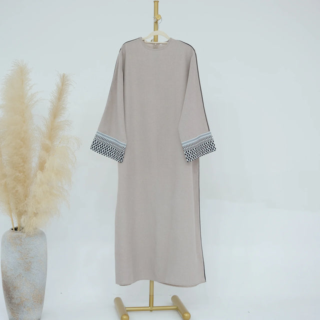 Kuffiyeh Abaya Closed Abaya & Hijab